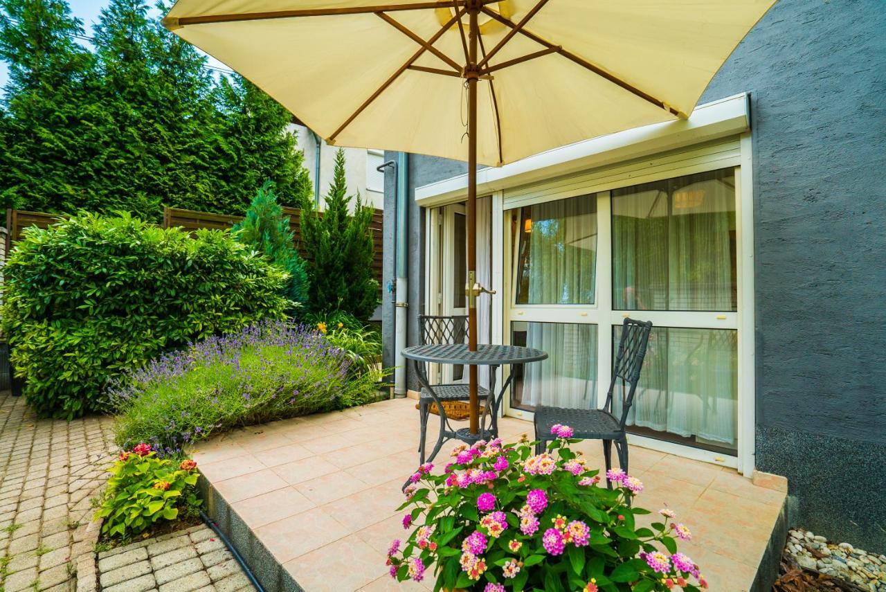 Csenge Villa Шіофок Екстер'єр фото