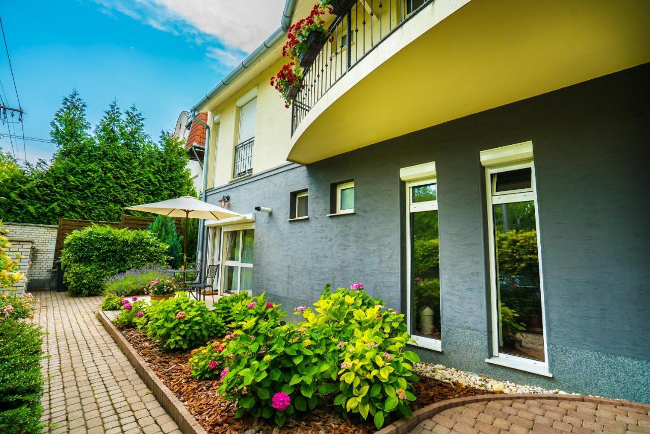 Csenge Villa Шіофок Екстер'єр фото